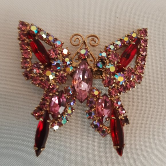 Stunning Red and Pink Crystal Butterfly Brooch - Picture 4 of 4